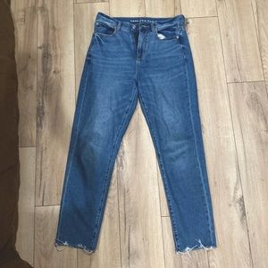 American eagle blue mom jeans, size 4